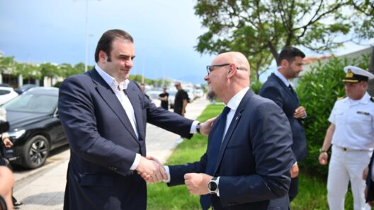 Πάτρα: Ο Πιερρακάκης στο λιμάνι, είδε «αναπτυξιακές προοπτικές» - Το εμβληματικό έργο της Μαρίνας ΦΩΤΟ