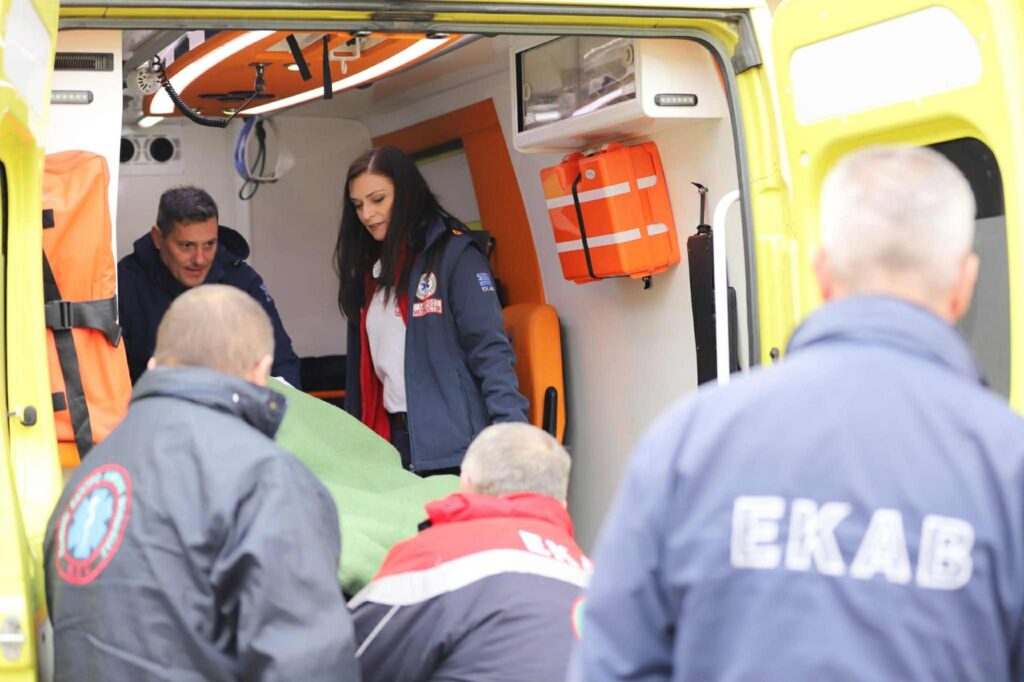 Συνεργασία Κοινο_Τοπίας με ΕΚΑΒ και προσφορά αναλώσιμου υλικού ΦΩΤΟ 32 Συνεργασία Κοινο_Τοπίας με ΕΚΑΒ και προσφορά αναλώσιμου υλικού ΦΩΤΟ