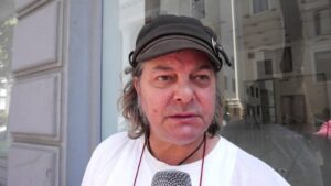 Πάτρα: Το Μουντιάλ δεν «βγάζει» τον κόσμο από το σπίτι, με συγκρατημένη κίνηση στην Εστίαση 6 Πάτρα: Το Μουντιάλ δεν «βγάζει» τον κόσμο από το σπίτι, με συγκρατημένη κίνηση στην Εστίαση