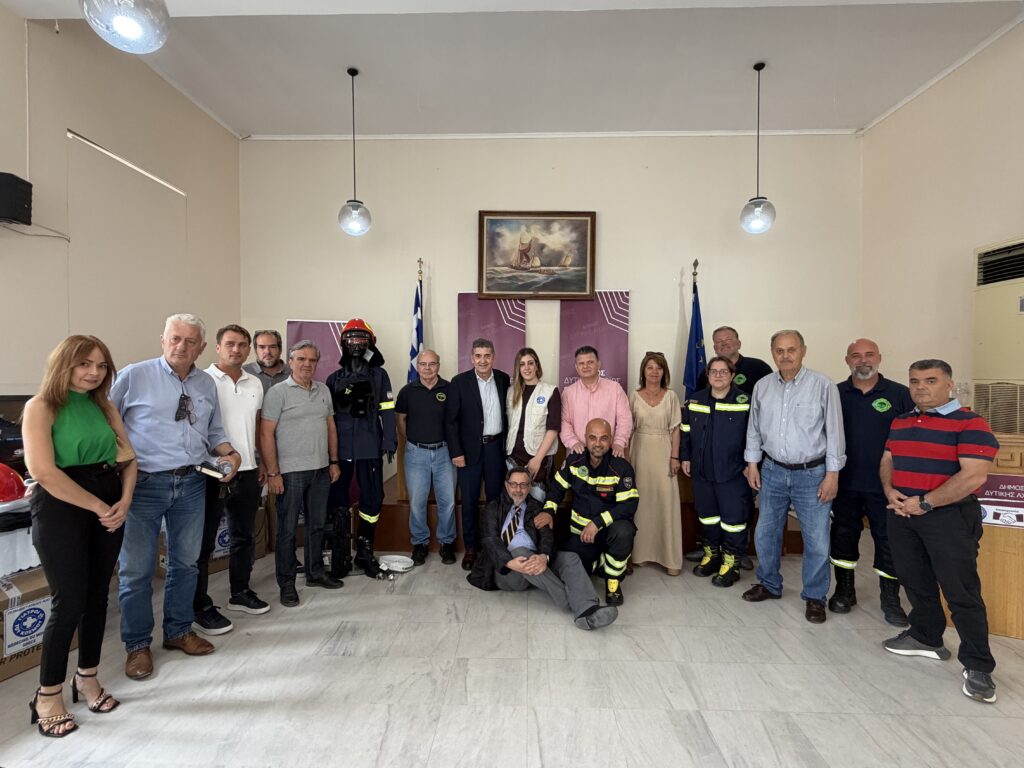 Δυτική Αχαΐα: Μοίρασε πυροσβεστικές στολές με εξοπλισμό ο Δήμος ΦΩΤΟ 30 Δυτική Αχαΐα: Μοίρασε πυροσβεστικές στολές με εξοπλισμό ο Δήμος ΦΩΤΟ