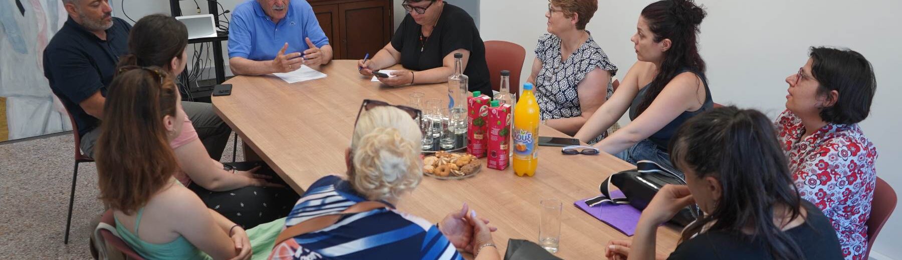 Πάτρα: Συνάντηση του δημάρχου με εργαζομένους στο ΚΔΑΠ «Ρόδα» Κάτω Αχαΐας