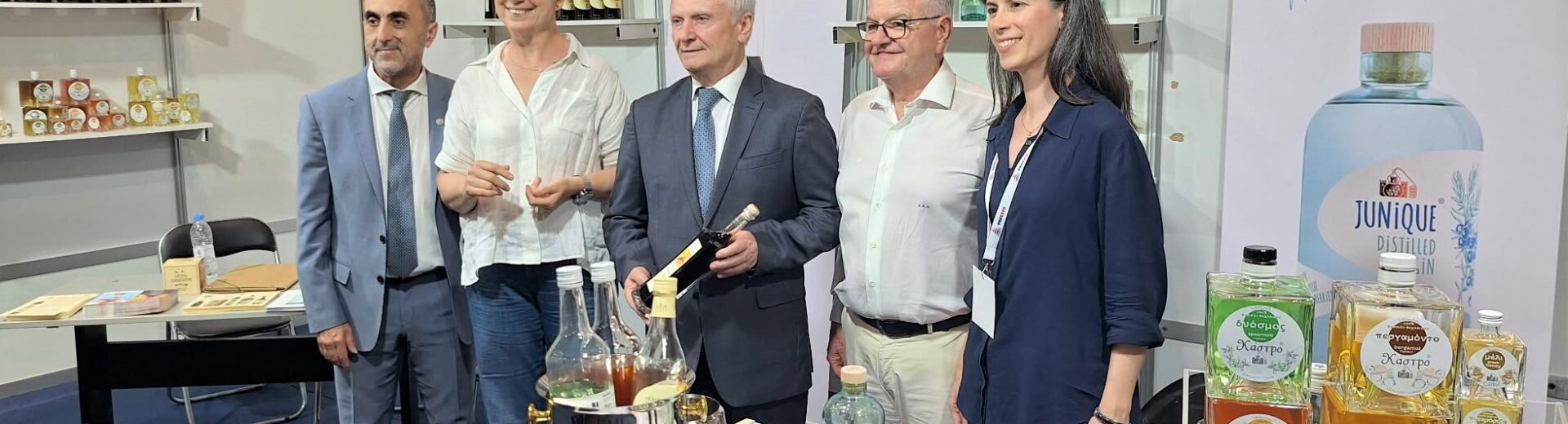 Η ποτοποιία – αποσταγματοποιία «Τεντούρα Κάστρο - Χαχαλης» στην Εκθεση του Επιμελητηρίου, στο λιμάνι της Πάτρας ΦΩΤΟ