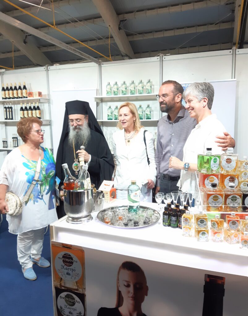 Η ποτοποιία – αποσταγματοποιία «Τεντούρα Κάστρο - Χαχαλης» στην Εκθεση του Επιμελητηρίου, στο λιμάνι της Πάτρας ΦΩΤΟ 31 Η ποτοποιία – αποσταγματοποιία «Τεντούρα Κάστρο - Χαχαλης» στην Εκθεση του Επιμελητηρίου, στο λιμάνι της Πάτρας ΦΩΤΟ