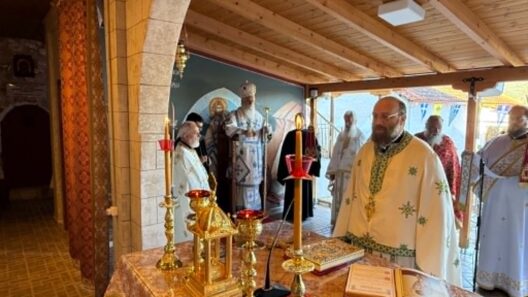 Ακράτα: Πανηγυρική Αρχιερατική Θεία Λειτουργία στην Ιερά Μονή Αγίας Τριάδος ΦΩΤΟ 48 Ακράτα: Πανηγυρική Αρχιερατική Θεία Λειτουργία στην Ιερά Μονή Αγίας Τριάδος ΦΩΤΟ