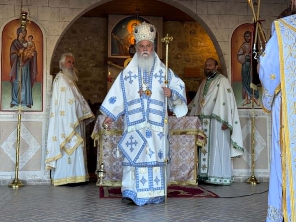 Πανηγυρική Αρχιερατική Θεία λειτουργία στην Μονή Αγίας Τριάδος Ακράτας ΦΩΤΟ 33 Πανηγυρική Αρχιερατική Θεία λειτουργία στην Μονή Αγίας Τριάδος Ακράτας ΦΩΤΟ