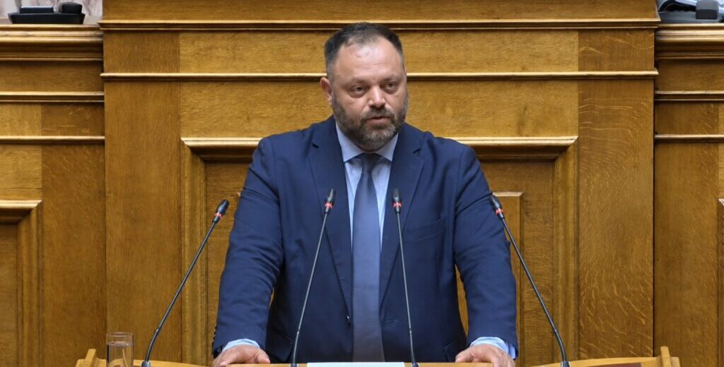 «Η κυβέρνηση παραδίδει την Ελλάδα στους λαθρομετανάστες και στις Βρυξέλλες»