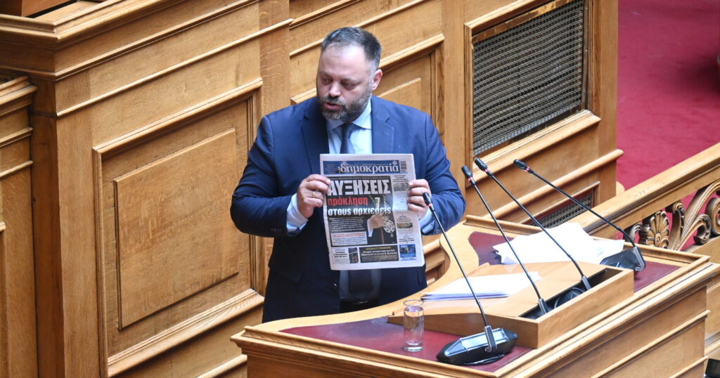 «Στήνουν τηλεόραση υπακοής και παιδεία ιδεολογικής αποδόμησης» 4 «Στήνουν τηλεόραση υπακοής και παιδεία ιδεολογικής αποδόμησης»
