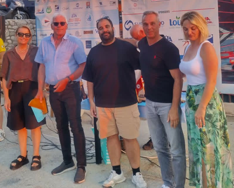 Απονομές σε όσους έχουν διακριθεί σε αγώνες ανοικτής θάλασσας του ΙΟ Πάτρας ΦΩΤΟ 32 Απονομές σε όσους έχουν διακριθεί σε αγώνες ανοικτής θάλασσας του ΙΟ Πάτρας ΦΩΤΟ