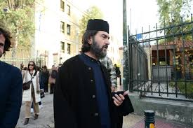Ο π.Αντώνιος και η πρεσβυτέρα στο δικαστήριο για οικονομικά θέματα…