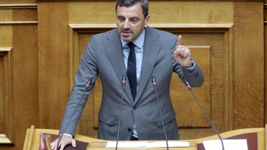 «Να αναβαθμίσουμε την σχέση αξιοπιστίας του πολίτη με τους θεσμούς» 12 «Να αναβαθμίσουμε την σχέση αξιοπιστίας του πολίτη με τους θεσμούς»