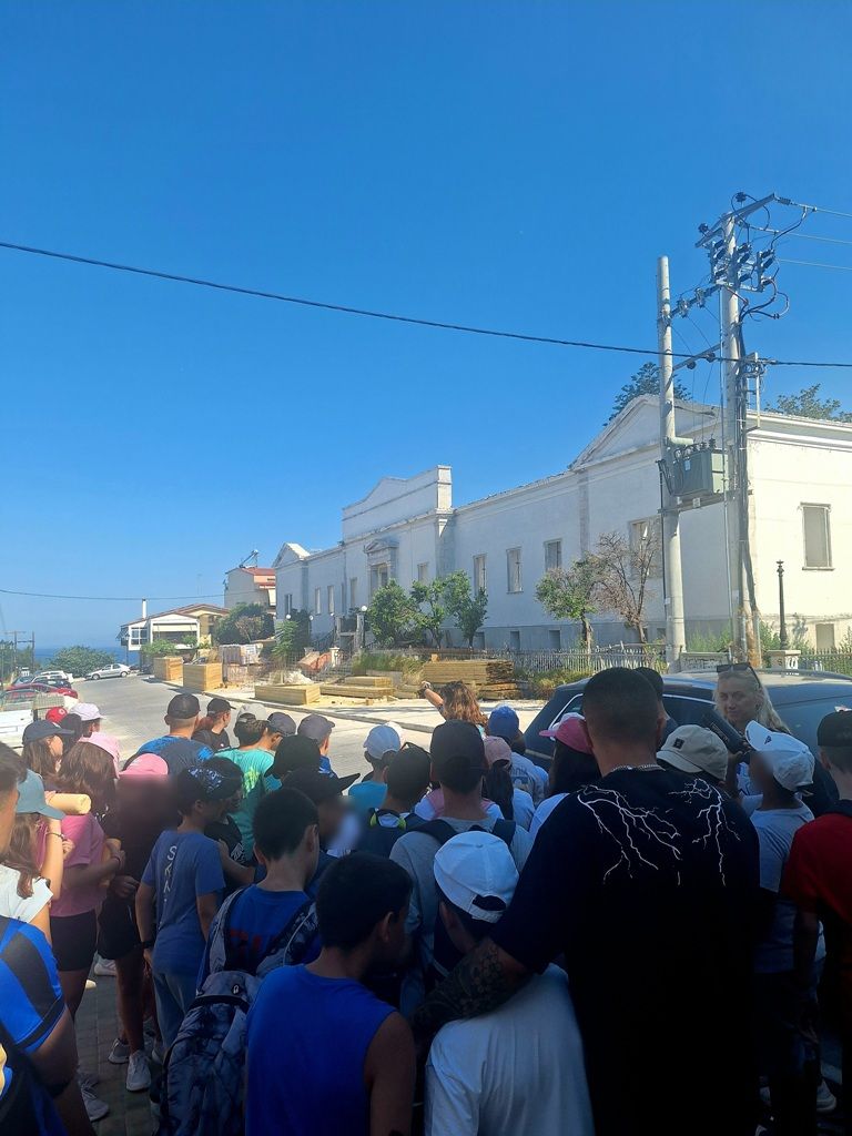 Περίπατος στο κέντρο και επίσκεψη στο Δημαρχείο, για τα παιδιά των Κατασκηνώσεων Πάτρας ΦΩΤΟ 6 Περίπατος στο κέντρο και επίσκεψη στο Δημαρχείο, για τα παιδιά των Κατασκηνώσεων Πάτρας ΦΩΤΟ