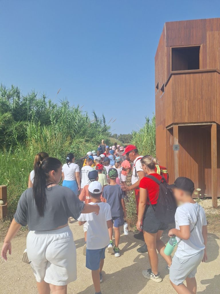 Τα παιδιά των Κατασκηνώσεων σε Οικολογικό περίπατο στο Ελος της Αγυιάς ΦΩΤΟ