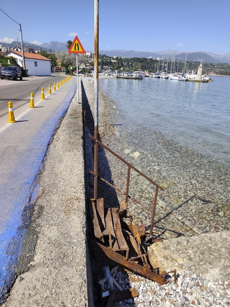 Αίγιο: Αντικατάσταση σκουριασμένης και επικίνδυνης σκάλας στην Αλυκή ΦΩΤΟ 27 Αίγιο: Αντικατάσταση σκουριασμένης και επικίνδυνης σκάλας στην Αλυκή ΦΩΤΟ
