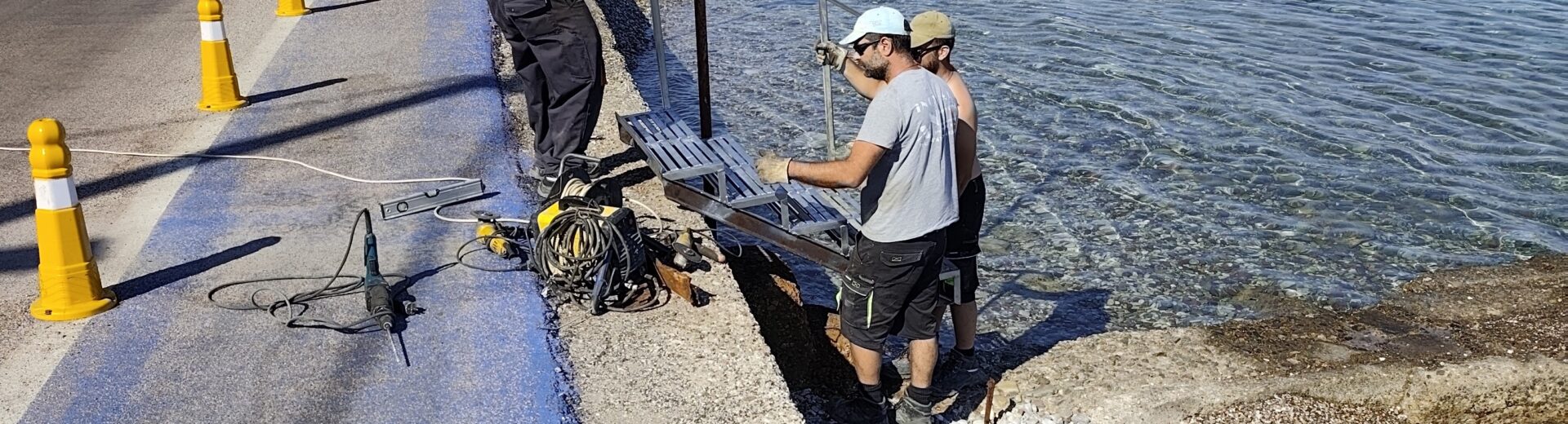Αίγιο: Αντικατάσταση σκουριασμένης και επικίνδυνης σκάλας στην Αλυκή ΦΩΤΟ