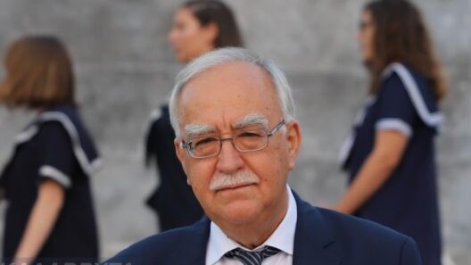 Παιδιά με μάσκες προστασίας