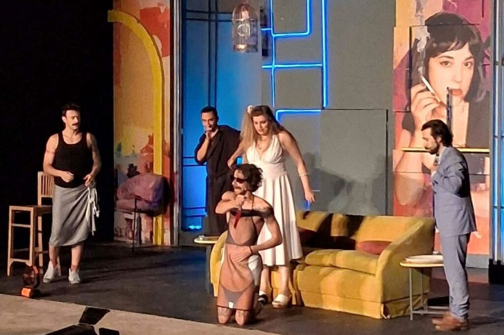 Ήλιδα: Θεατρική παράσταση «Οικογένεια Τσεκμέ» ΦΩΤΟ 7 Ήλιδα: Θεατρική παράσταση «Οικογένεια Τσεκμέ» ΦΩΤΟ
