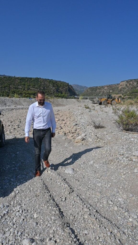 Αιγιάλεια: Επίσκεψη του Ν. Φαρμάκη και αυτοψία στα έργα που εκτελούνται ΦΩΤΟ