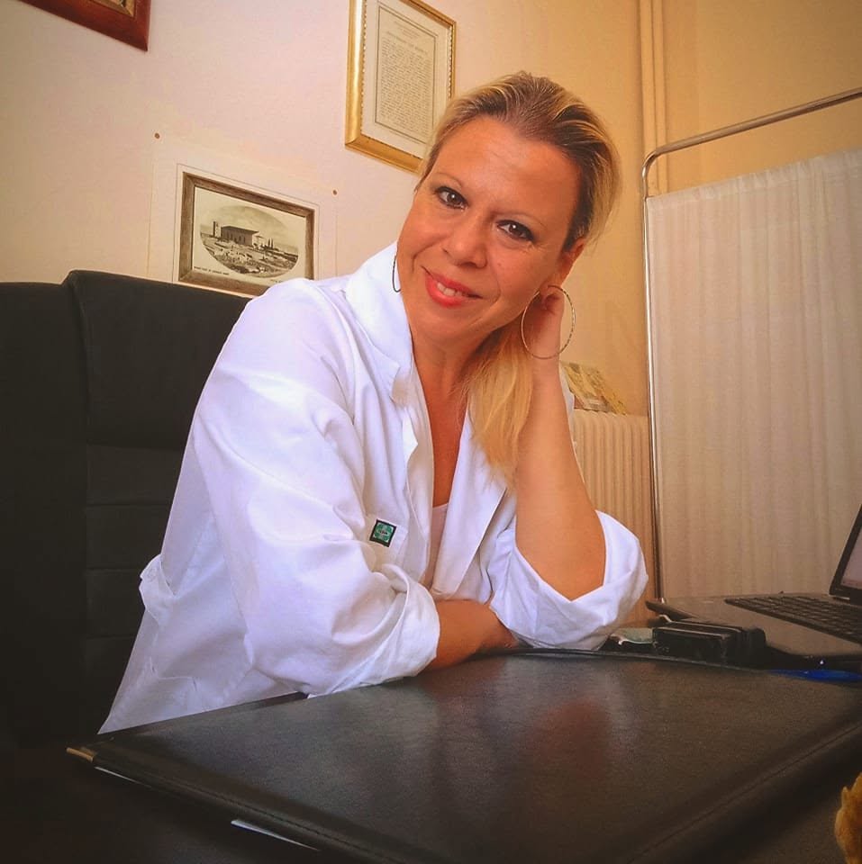 Αχαΐα: Γνωστή γιατρός της Πάτρας «ξεγύμνωσε» τον υφυπουργό Ιάσωνα Φωτήλα για την πολιτιστική του πολιτική
