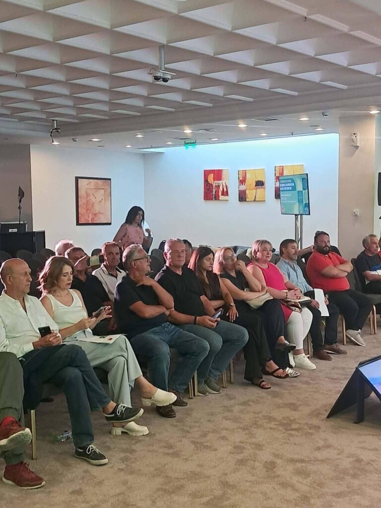 Καλάβρυτα: Ο Γιώργος Παπανδρέου για ΟΠΕΚΕΠΕ, Τέμπη και υποκλοπές ΦΩΤΟ 7 Καλάβρυτα: Ο Γιώργος Παπανδρέου για ΟΠΕΚΕΠΕ, Τέμπη και υποκλοπές ΦΩΤΟ