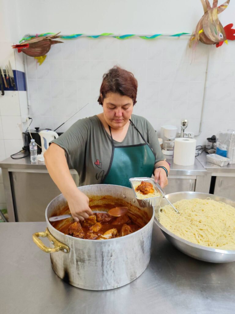 Η «Κουζίνα Αγάπης» ευχαριστεί τη Νίκη Προαστείου ΦΩΤΟ