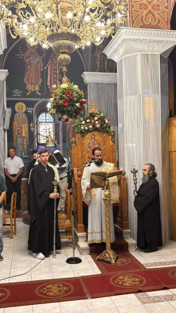 Ο Κερνίτσης Χρύσανθος στην Θεία Λειτουργία στους Αγίους Αποστόλους Πατρών ΦΩΤΟ 36 Ο Κερνίτσης Χρύσανθος στην Θεία Λειτουργία στους Αγίους Αποστόλους Πατρών ΦΩΤΟ