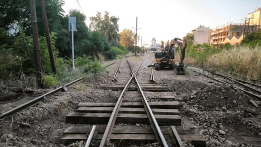 Πάτρα: Έργα με «ρυθμούς χελώνας» στον Προαστιακό – Νέα ταλαιπωρία για το επιβατικό κοινό 39 Έργα ανακατασκευής σιδηροδρομικών γραμμών στον Άγιο Ανδρέα με εκσ…