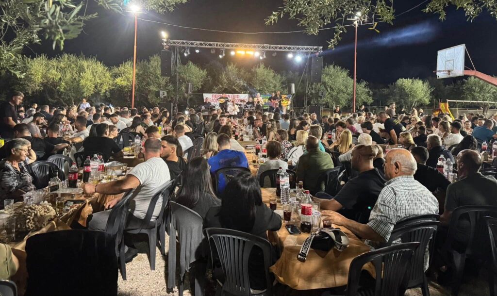 Τα «έσπασαν» στην εκδήλωση, στο Ελαιοχώρι, από τον Εκπολιτιστικό Σύλλογο ΦΩΤΟ 30 Τα «έσπασαν» στην εκδήλωση, στο Ελαιοχώρι, από τον Εκπολιτιστικό Σύλλογο ΦΩΤΟ