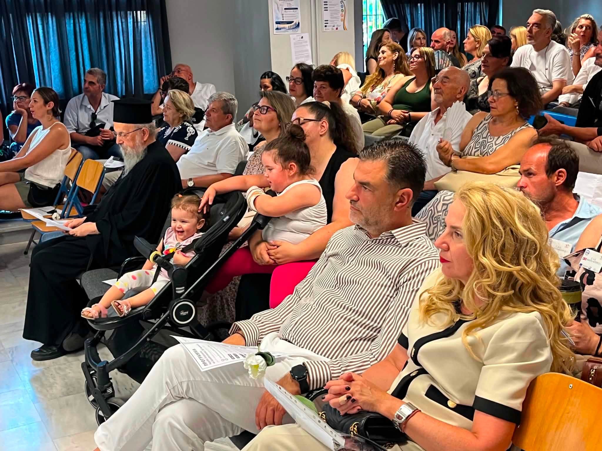 Ο Σπύρος Σκιαδαρέσης στο Σχολείο Δεύτερης Ευκαιρίας Ναυπάκτου ΦΩΤΟ 4 Ο Σπύρος Σκιадаρέσης στο Σχολείο Δεύτερης Ευκαιρίας