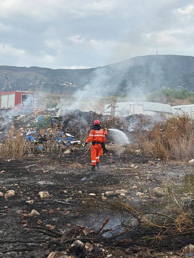 Πάτρα: Φωτιά στην Παλιά ΜΟΜΑ κινητοποίησε αρχές και εθελοντές ΒΙΝΤΕΟ-ΦΩΤΟ 7 Πάτρα: Φωτιά στην Παλιά ΜΟΜΑ κινητοποίησε αρχές και εθελοντές ΒΙΝΤΕΟ-ΦΩΤΟ