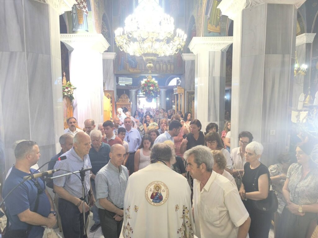Ο Κερνίτσης Χρύσανθος στην Θεία Λειτουργία στους Αγίους Αποστόλους Πατρών ΦΩΤΟ 38 Ο Κερνίτσης Χρύσανθος στην Θεία Λειτουργία στους Αγίους Αποστόλους Πατρών ΦΩΤΟ