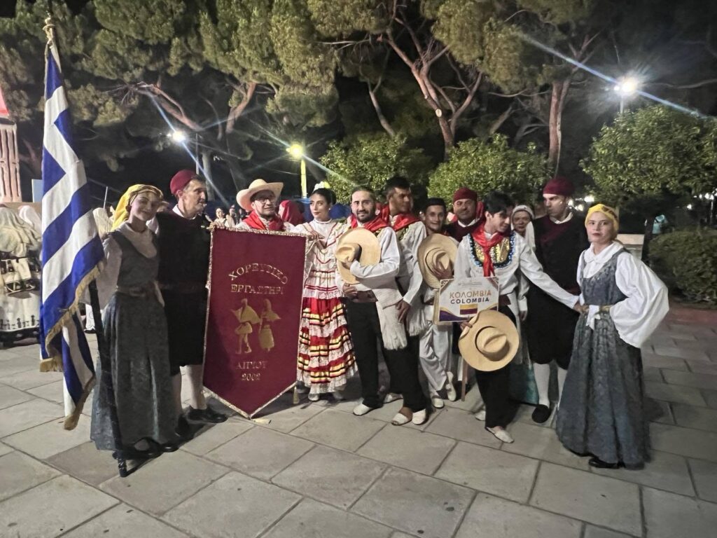 Το Χορευτικό Εργαστήρι Αιγίου στο Παγκόσμιο Φεστιβάλ Παραδοσιακών Χορών ΦΩΤΟ 33 Το Χορευτικό Εργαστήρι Αιγίου στο Παγκόσμιο Φεστιβάλ Παραδοσιακών Χορών ΦΩΤΟ