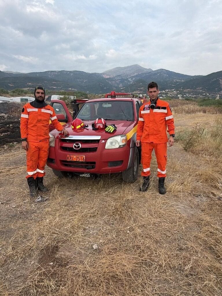 Πάτρα: Φωτιά στην Παλιά ΜΟΜΑ κινητοποίησε αρχές και εθελοντές ΒΙΝΤΕΟ-ΦΩΤΟ 8 Πάτρα: Φωτιά στην Παλιά ΜΟΜΑ κινητοποίησε αρχές και εθελοντές ΒΙΝΤΕΟ-ΦΩΤΟ