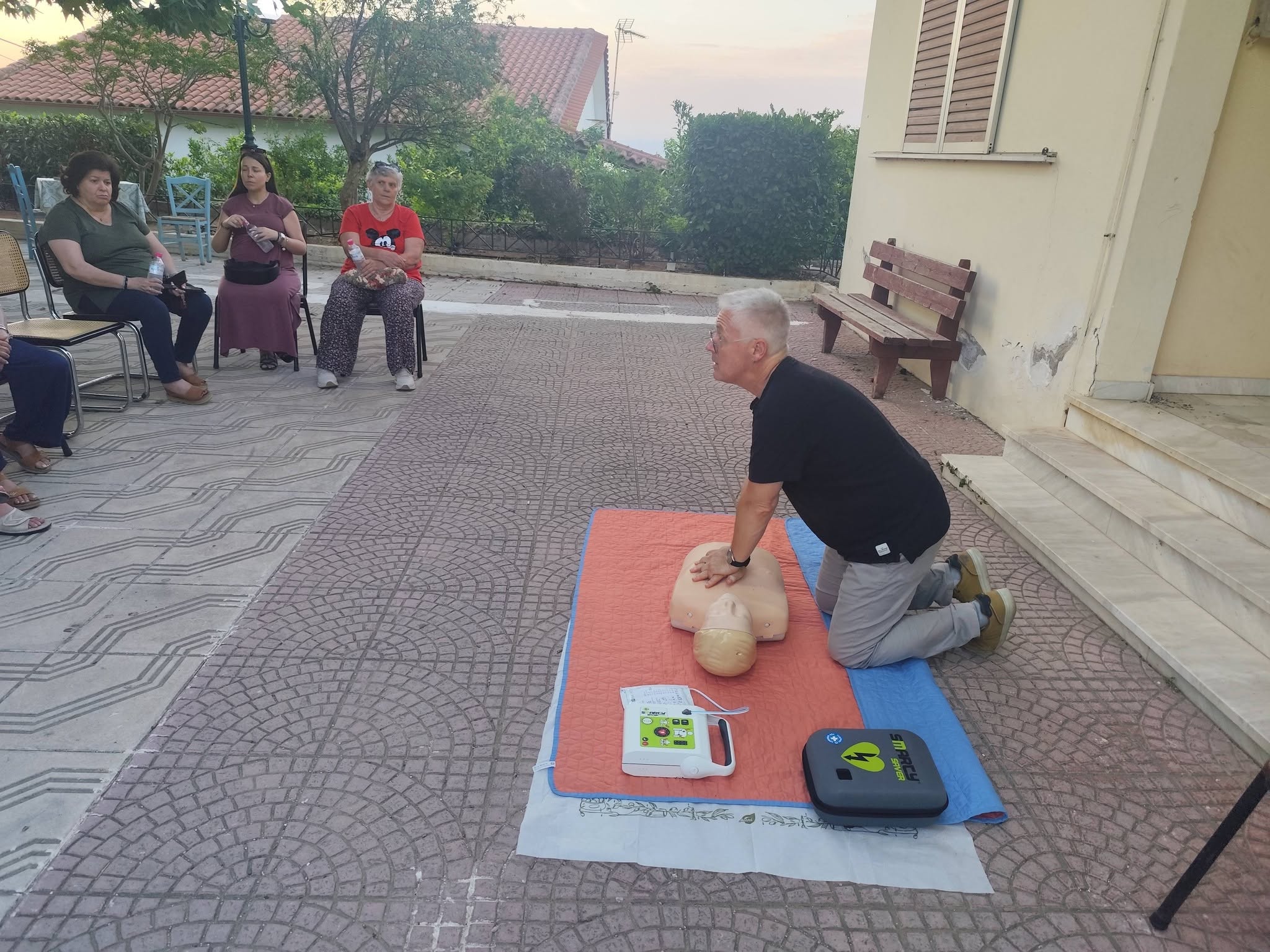 Ενημέρωση ΚΑΡΠΑ και λειτουργία Απινιδωτή στον Αλισσό ΦΩΤΟ