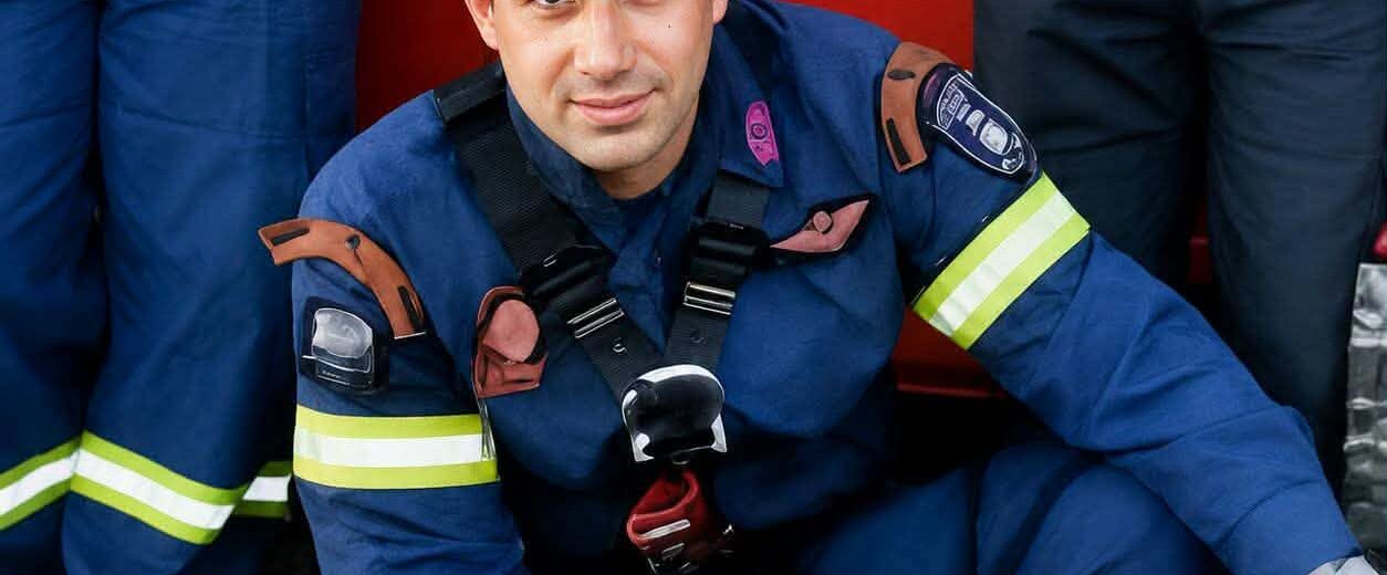 Πάτρα: Θλίψη για τον θάνατο του 36χρονου πυροσβέστη της ΕΜΑΚ, Νίκου Παπακωνσταντινόπουλου