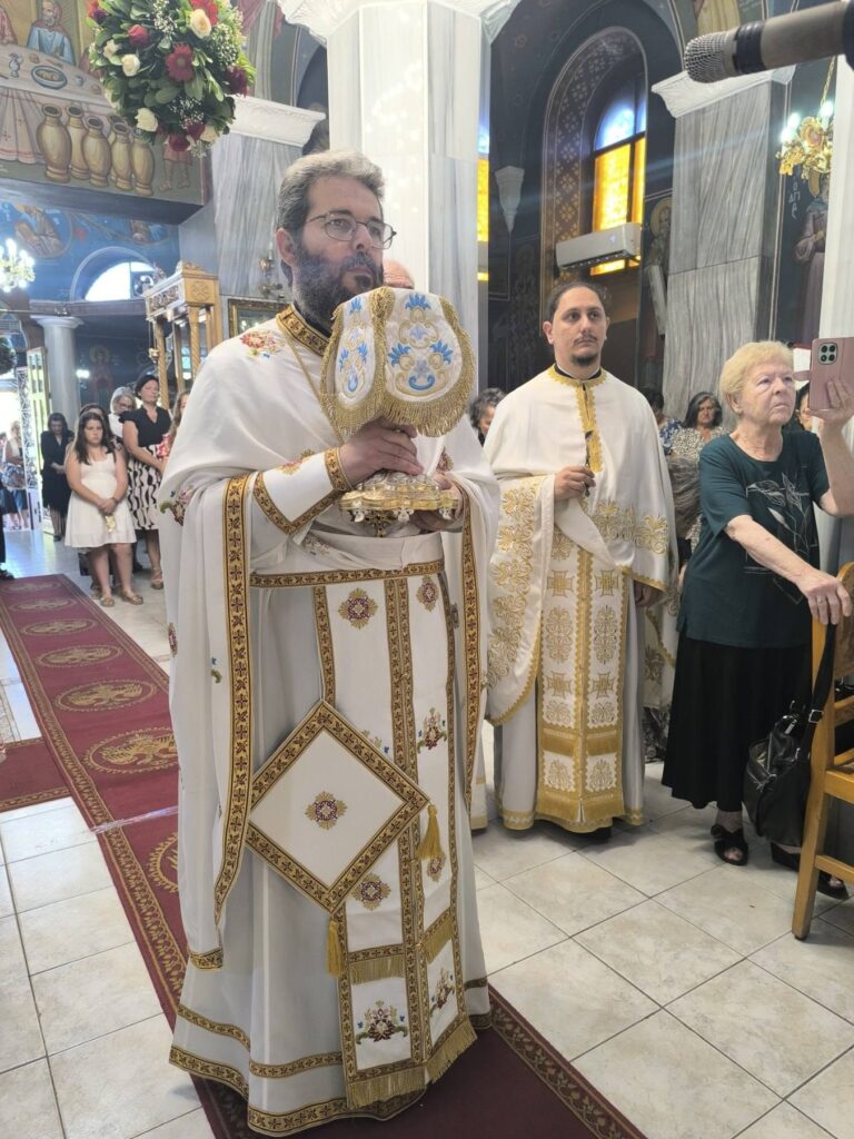 Ο Κερνίτσης Χρύσανθος στην Θεία Λειτουργία στους Αγίους Αποστόλους Πατρών ΦΩΤΟ 32 Ο Κερνίτσης Χρύσανθος στην Θεία Λειτουργία στους Αγίους Αποστόλους Πατρών ΦΩΤΟ