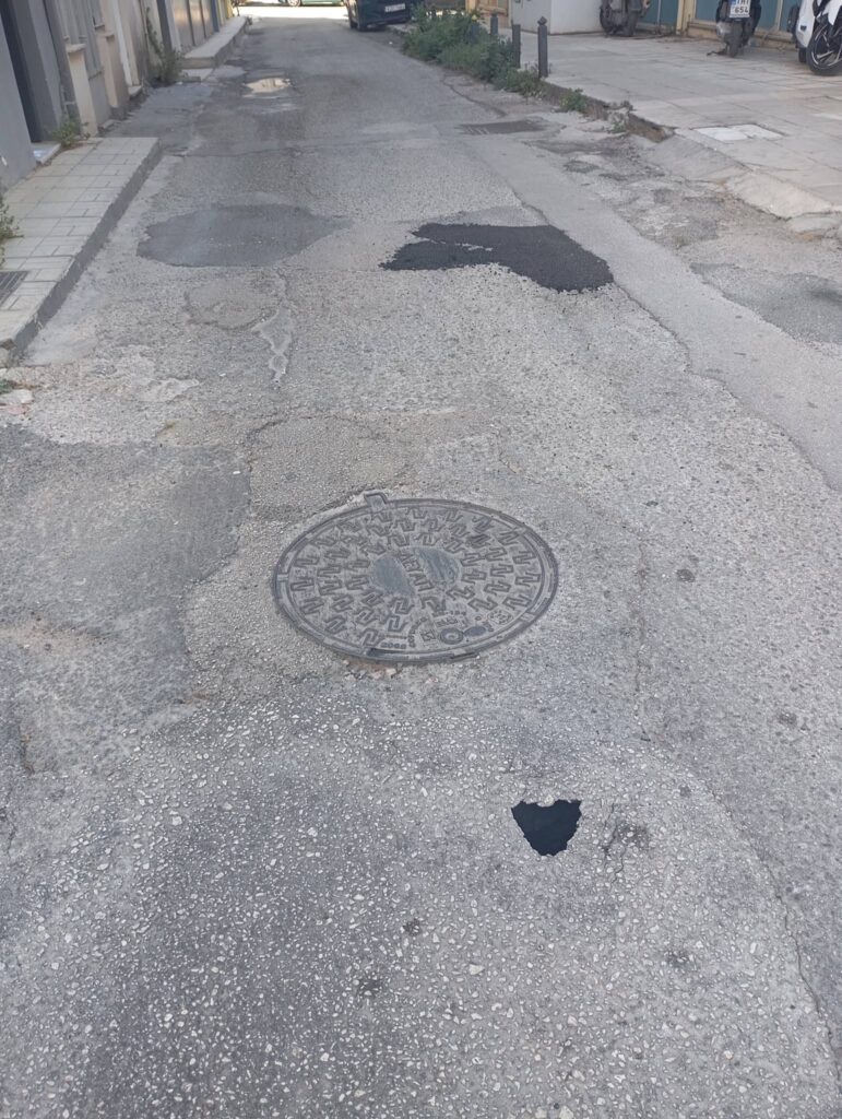 Πάτρα: Η αδιαφορία...σε σχήμα καρδιάς, σε καθίζηση οδοστρώματος ΦΩΤΟ 5 Πάτρα: Η αδιαφορία...σε σχήμα καρδιάς, σε καθίζηση οδοστρώματος ΦΩΤΟ