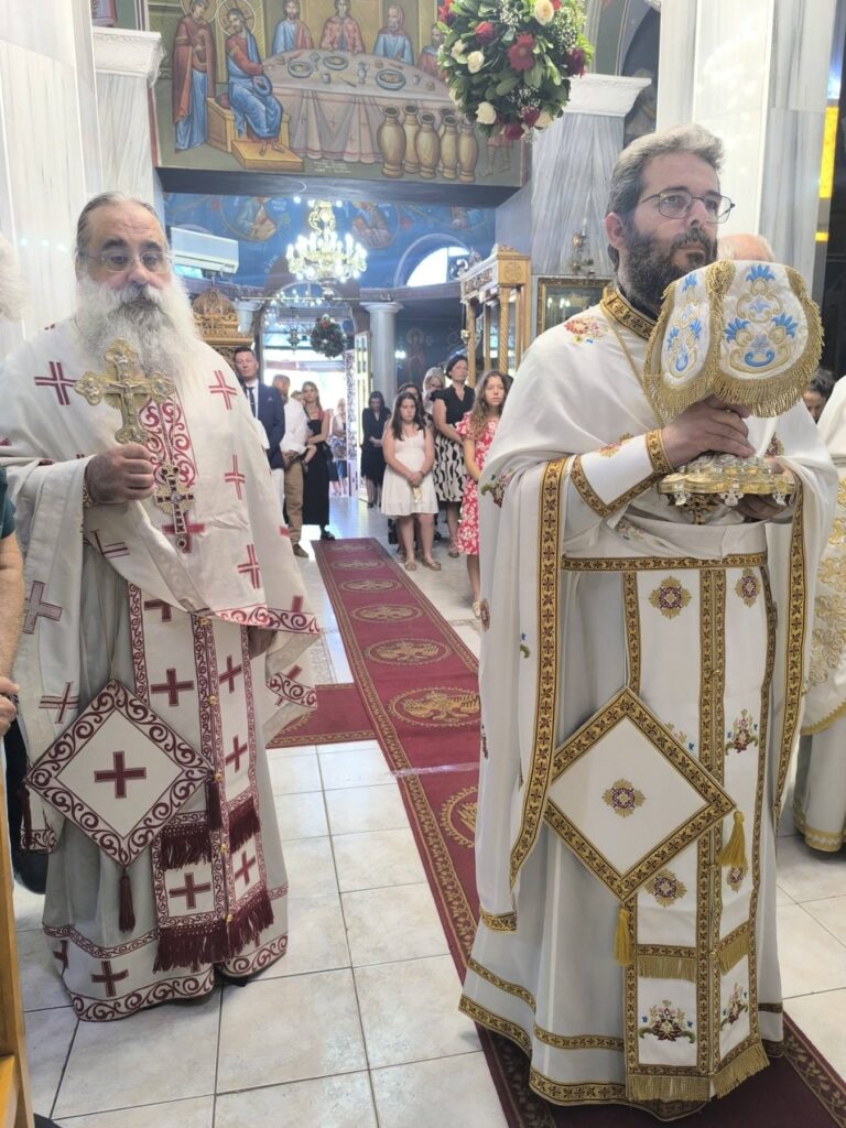 Ο Κερνίτσης Χρύσανθος στην Θεία Λειτουργία στους Αγίους Αποστόλους Πατρών ΦΩΤΟ 33 Ο Κερνίτσης Χρύσανθος στην Θεία Λειτουργία στους Αγίους Αποστόλους Πατρών ΦΩΤΟ