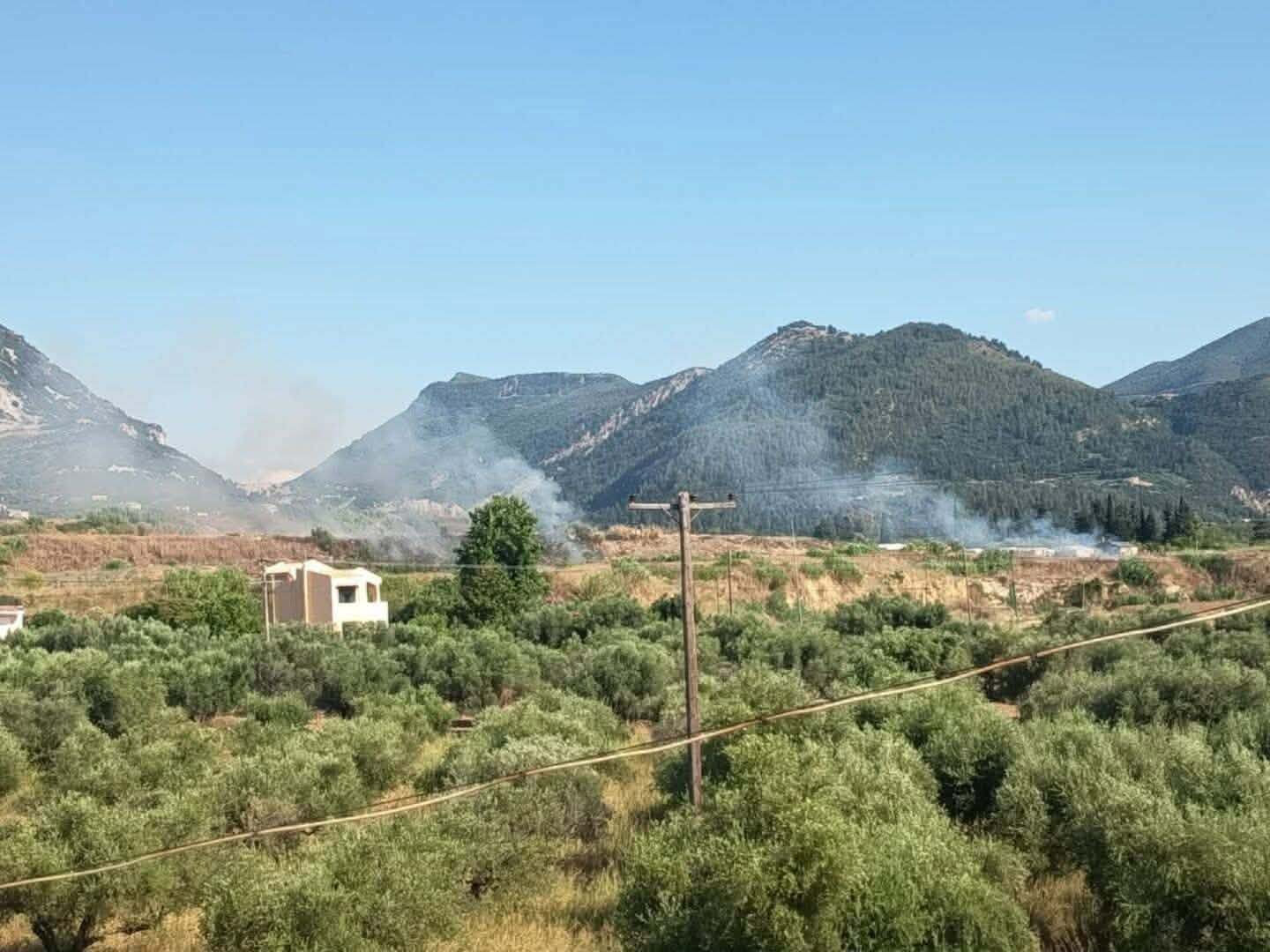 Πάτρα: Φωτιά με δύο εστίες στον καταυλισμό του Ριγανόκαμπου