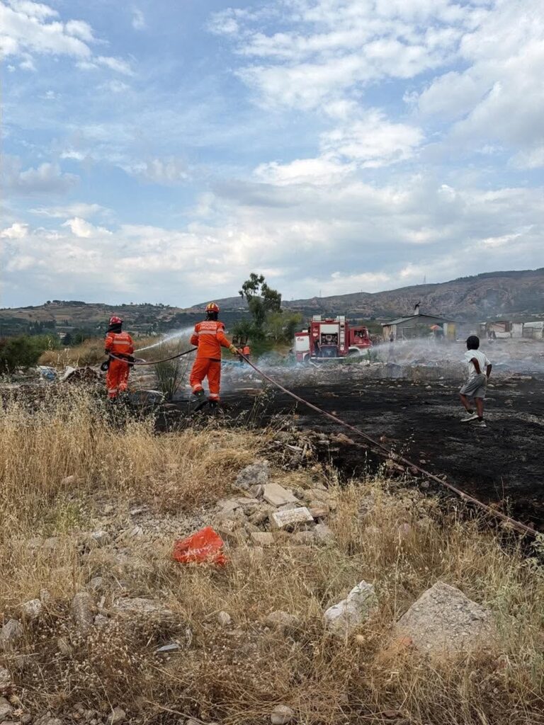 Πάτρα: Φωτιά στην Παλιά ΜΟΜΑ κινητοποίησε αρχές και εθελοντές ΒΙΝΤΕΟ-ΦΩΤΟ 6 Πάτρα: Φωτιά στην Παλιά ΜΟΜΑ κινητοποίησε αρχές και εθελοντές ΒΙΝΤΕΟ-ΦΩΤΟ