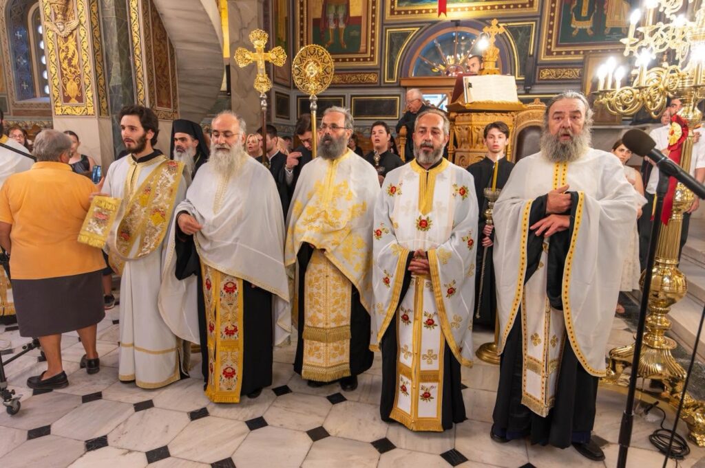 Η υποδοχή της Τιμίας Χειρός του Γερβασίου στον Αγιο Δημήτριο Πατρών ΦΩΤΟ 12 Η υποδοχή της Τιμίας Χειρός του Γερβασίου στον Αγιο Δημήτριο Πατρών ΦΩΤΟ