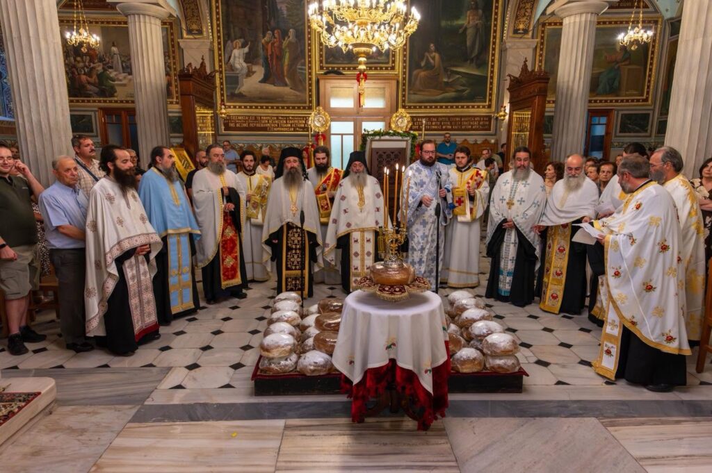 Η υποδοχή της Τιμίας Χειρός του Γερβασίου στον Αγιο Δημήτριο Πατρών ΦΩΤΟ 7 Η υποδοχή της Τιμίας Χειρός του Γερβασίου στον Αγιο Δημήτριο Πατρών ΦΩΤΟ