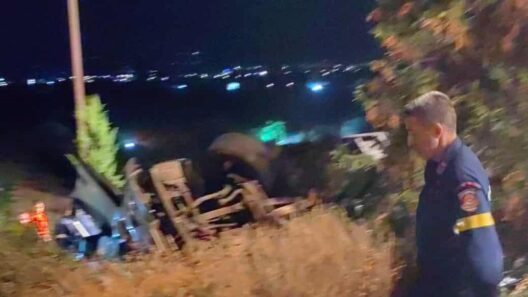Πατρών-Κορίνθου: Νεκρός οδηγός φορτηγού, από ανατροπή και εγκλωβισμό στην καμπίνα ΒΙΝΤΕΟ-ΦΩΤΟ 37 Νεκρός οδηγός φορτηγό