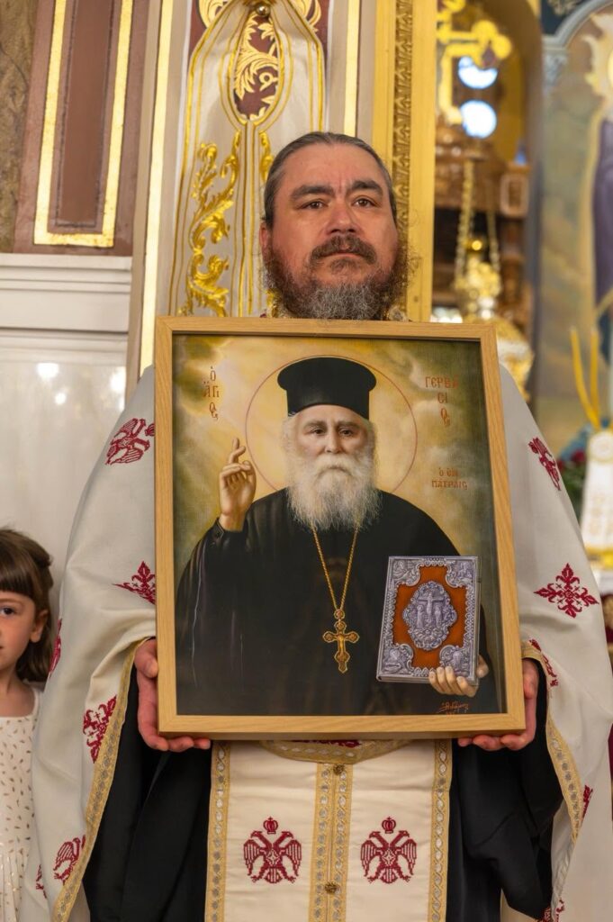 Η υποδοχή της Τιμίας Χειρός του Γερβασίου στον Αγιο Δημήτριο Πατρών ΦΩΤΟ 8 Η υποδοχή της Τιμίας Χειρός του Γερβασίου στον Αγιο Δημήτριο Πατρών ΦΩΤΟ