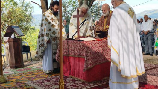 Θρησκευτική ευλάβεια στο Πάτημα του Αγίου Ανδρέα, στο Λεόντιο ΦΩΤΟ 21 Θρησκευτική ευλάβεια στο Πάτημα του Αγίου Ανδρέα, στο Λεόντιο ΦΩΤΟ