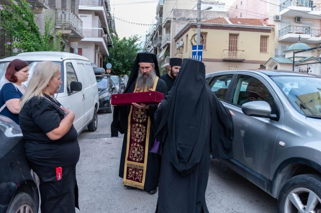 Η υποδοχή της Τιμίας Χειρός του Γερβασίου στον Αγιο Δημήτριο Πατρών ΦΩΤΟ 17 Η υποδοχή της Τιμίας Χειρός του Γερβασίου στον Αγιο Δημήτριο Πατρών ΦΩΤΟ