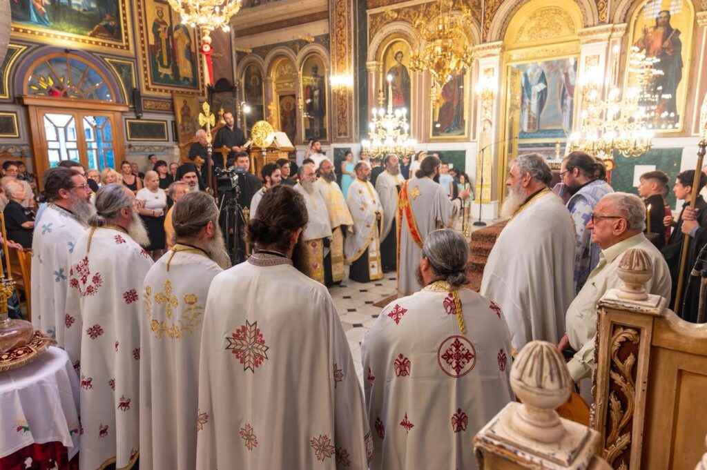 Η υποδοχή της Τιμίας Χειρός του Γερβασίου στον Αγιο Δημήτριο Πατρών ΦΩΤΟ 9 Η υποδοχή της Τιμίας Χειρός του Γερβασίου στον Αγιο Δημήτριο Πατρών ΦΩΤΟ