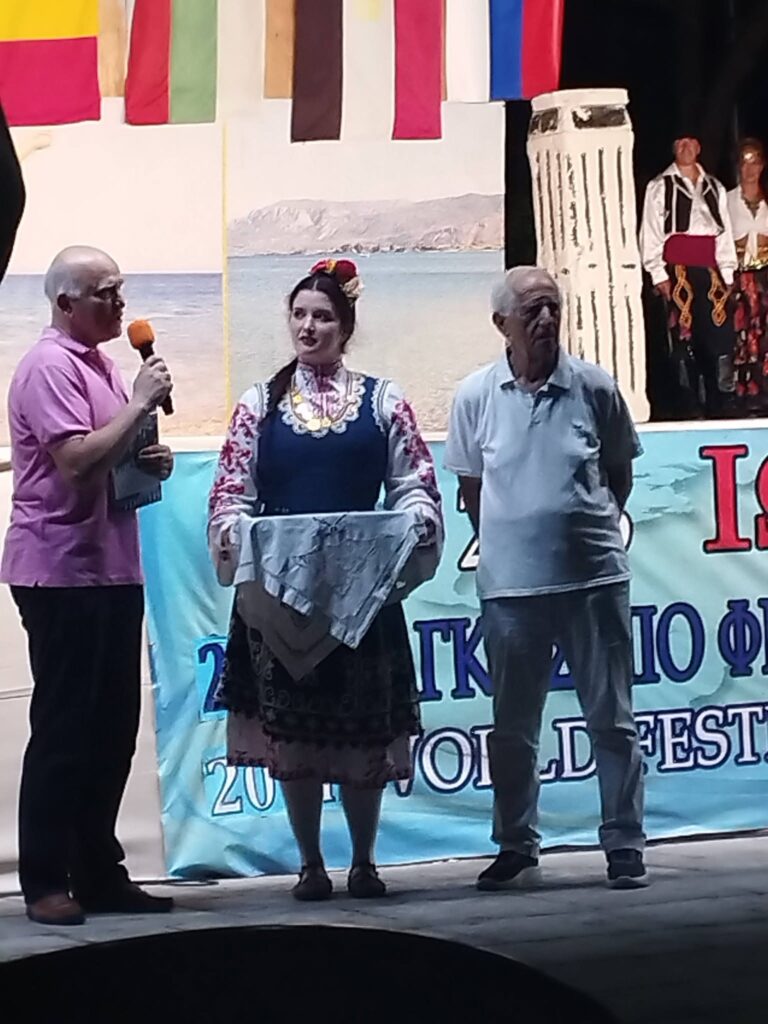 Φολκλορικά συγκροτήματα στο Αίγιο, από τους «Ιονες» ΒΙΝΤΕΟ-ΦΩΤΟ 5 Φολκλορικά συγκροτήματα στο Αίγιο, από τους «Ιονες» ΒΙΝΤΕΟ-ΦΩΤΟ