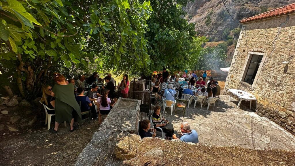 Το Λαπαναΐτικο Συναπάντημα στο χωριό των Καλαβρύτων ΦΩΤΟ 5 Το Λαπαναΐτικο Συναπάντημα στο χωριό των Καλαβρύτων ΦΩΤΟ