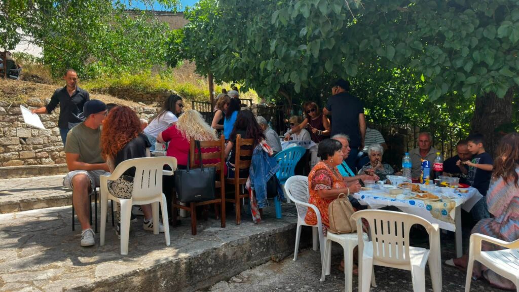 Το Λαπαναΐτικο Συναπάντημα στο χωριό των Καλαβρύτων ΦΩΤΟ 6 Το Λαπαναΐτικο Συναπάντημα στο χωριό των Καλαβρύτων ΦΩΤΟ