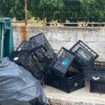 Ακράτα: «Βουνά» από ογκώδη αντικείμενα κάθε Δευτέρα ανησυχούν τις Αρχές  ΦΩΤΟ